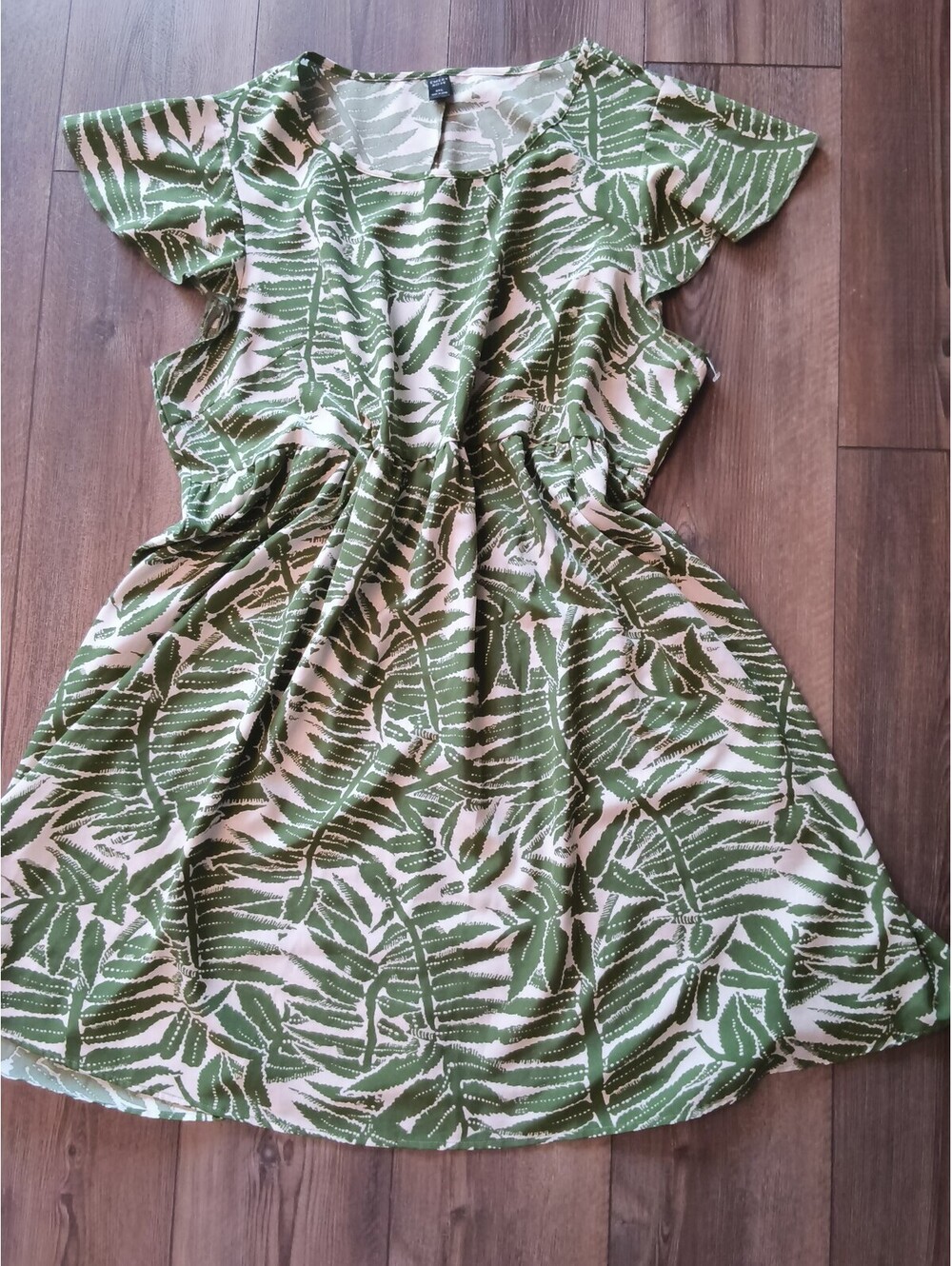 Emery Rose Women's 3XL Green + White Leaf Print Flutter Sleeve Lightweight Dress